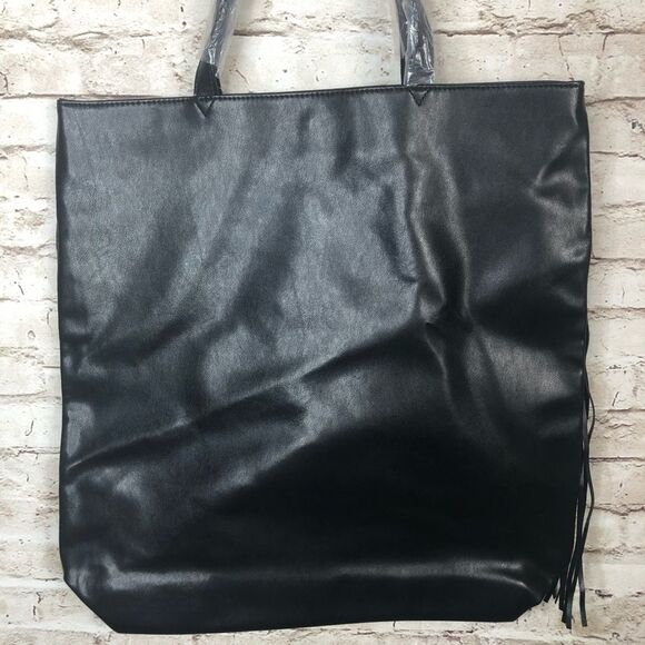 NEW Victoria’s Secret black fringe tote bag - Picture 4 of 8